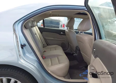 2010 Ford Fusion Hybrid z USA, uszkodzony, nr VIN 3FADP0L3XAR275319